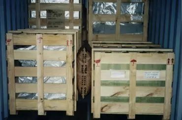 faládák rögzítése konténerben Cargo Protector párnazsákkal faládák rögzítése konténerben Cargo Protector párnazsákkal