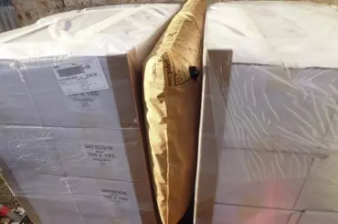 fóliázott raklapok rögzítése Eco Protector rakományrögzítő légzsákkal fóliázott raklapok rögzítése Eco Protector rakományrögzítő légzsákkal