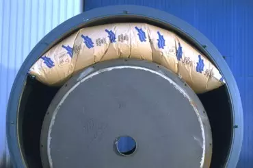 henger alakú acéltartály rögzítése Heavy rakományrögzítő légzsákkal henger alakú acéltartály rögzítése Heavy rakományrögzítő légzsákkal