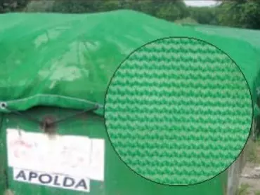 Készregyártott sűrűszövésű rakományrögzítő háló oldalszemekkel Készregyártott sűrűszövésű rakományrögzítő háló oldalszemekkel