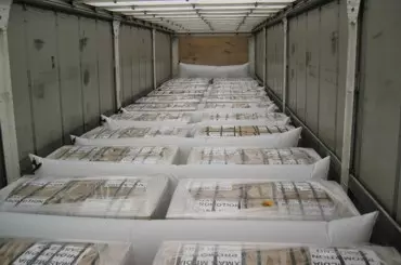törékeny áru keresztirányú rögzítése Plastic párnazsákok segítségével törékeny áru keresztirányú rögzítése Plastic párnazsákok segítségével
