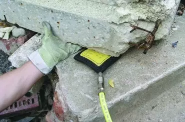Vetter emelőpárna súlyos teher alá szorult személyek mentésére Vetter emelőpárna súlyos teher alá szorult személyek mentésére